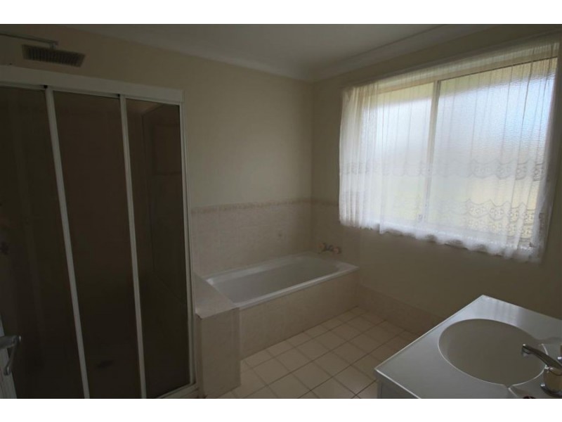 29 George Street, Tenterfield NSW 2372