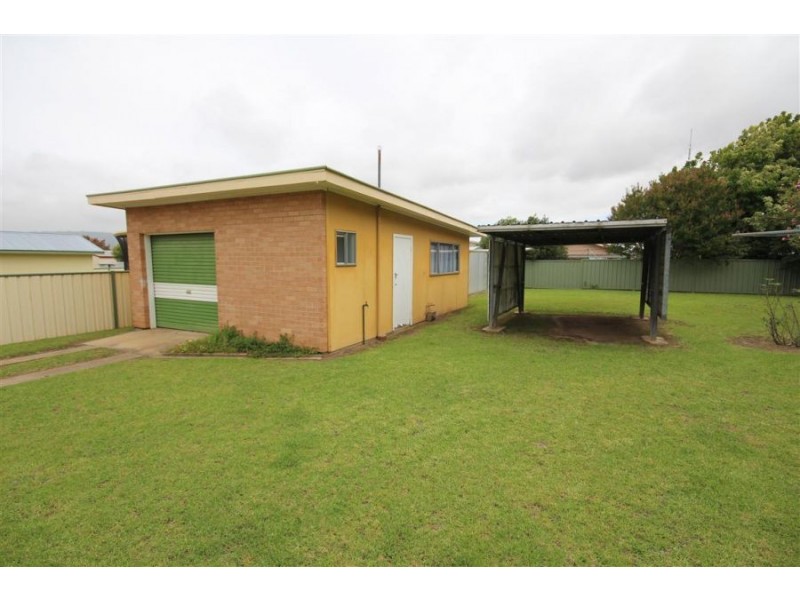35 Molesworth Street, Tenterfield NSW 2372