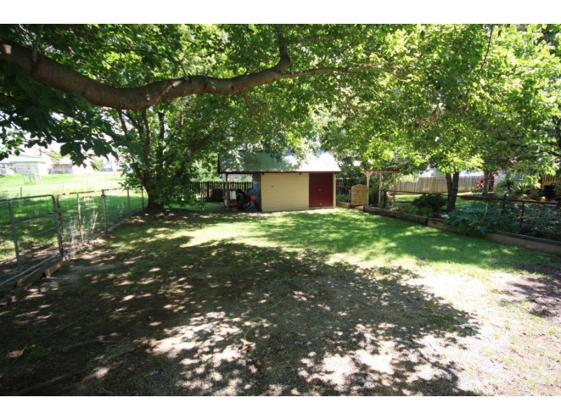 91 Logan Street, Tenterfield NSW 2372