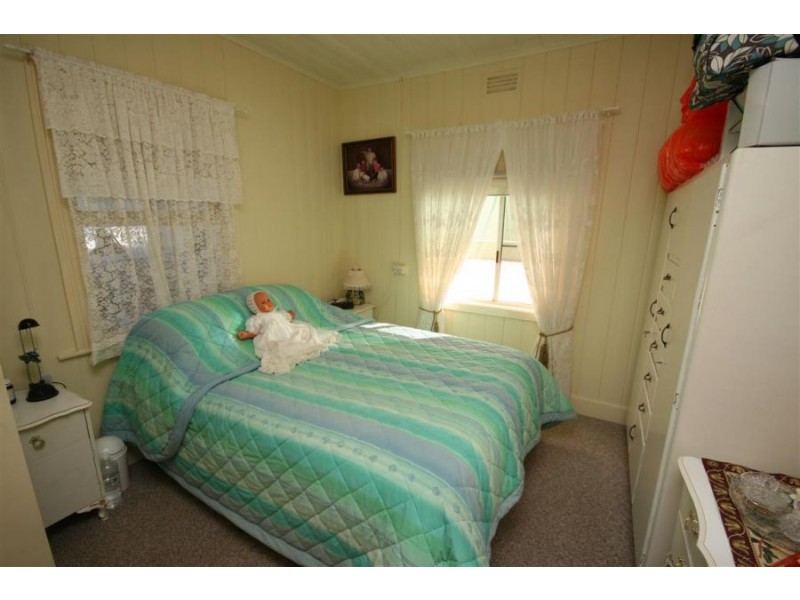 22 Railway Street, Tenterfield NSW 2372