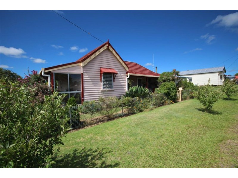 29 Railway Street, Tenterfield NSW 2372