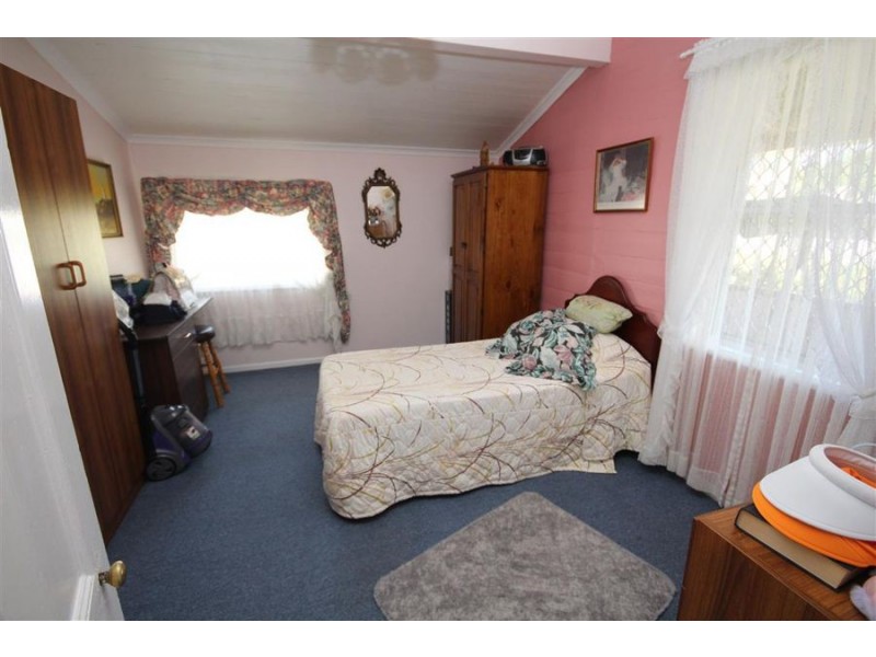 29 Railway Street, Tenterfield NSW 2372