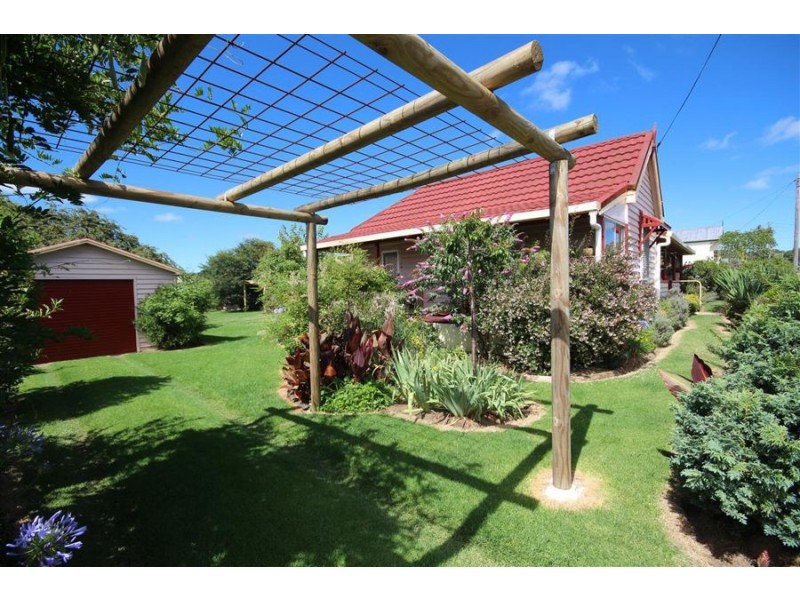 29 Railway Street, Tenterfield NSW 2372