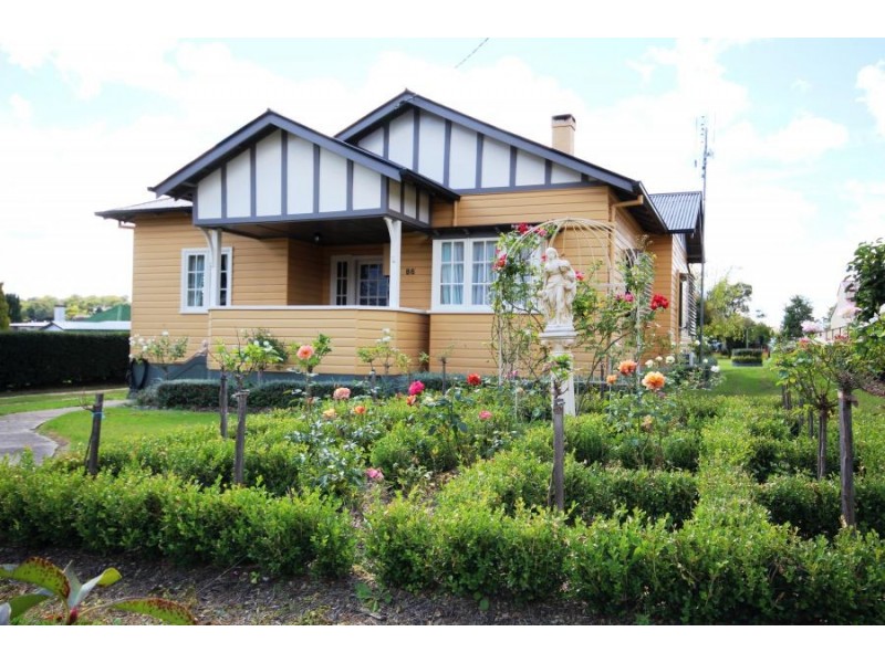 86 High Street, Tenterfield NSW 2372
