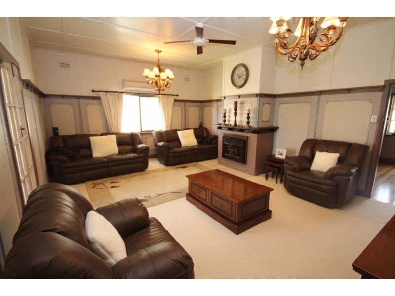 86 High Street, Tenterfield NSW 2372
