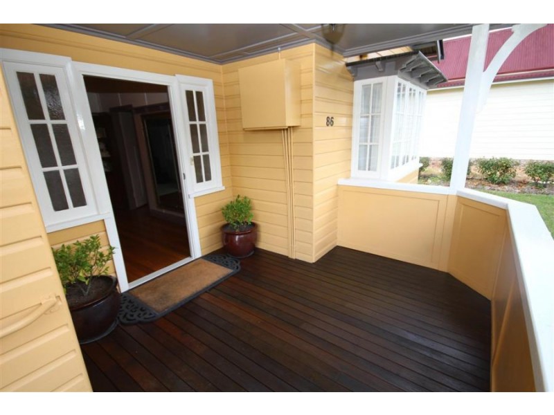 86 High Street, Tenterfield NSW 2372