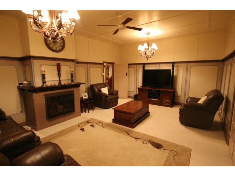 86 High Street, Tenterfield NSW 2372