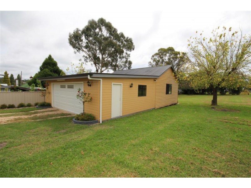 86 High Street, Tenterfield NSW 2372