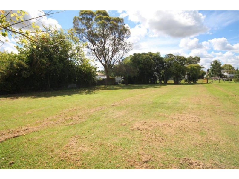 86 High Street, Tenterfield NSW 2372