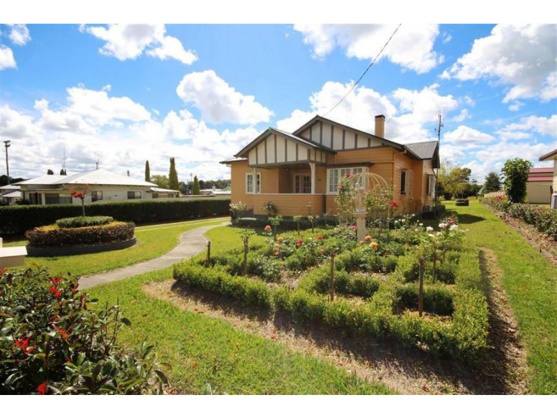 86 High Street, Tenterfield NSW 2372