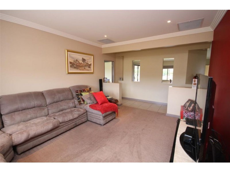 6 Mackenzie Court, Saddlers Estate, Tenterfield NSW 2372