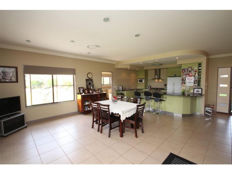 6 Mackenzie Court, Saddlers Estate, Tenterfield NSW 2372