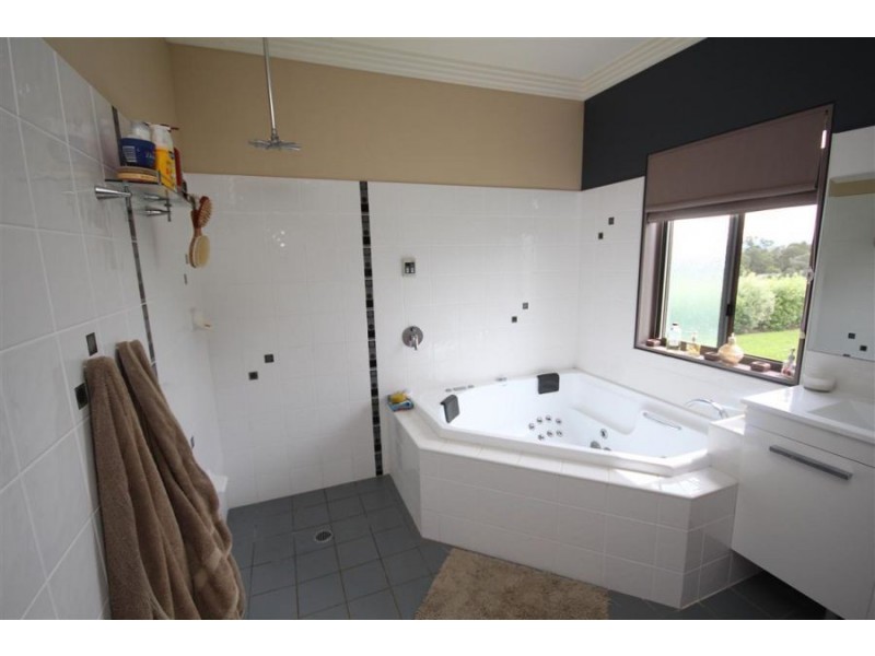 6 Mackenzie Court, Saddlers Estate, Tenterfield NSW 2372