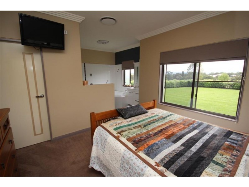 6 Mackenzie Court, Saddlers Estate, Tenterfield NSW 2372
