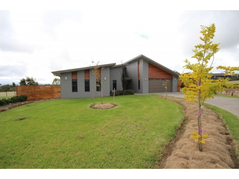 6 Mackenzie Court, Saddlers Estate, Tenterfield NSW 2372