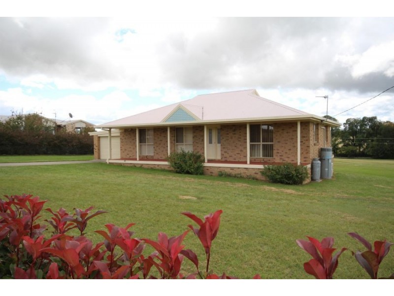 174 Cowper Street, Tenterfield NSW 2372