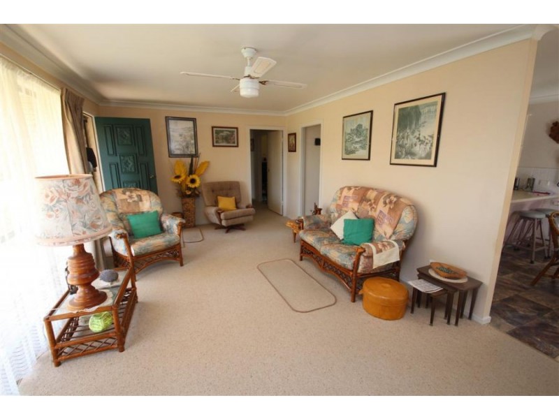 24 George Street, Tenterfield NSW 2372