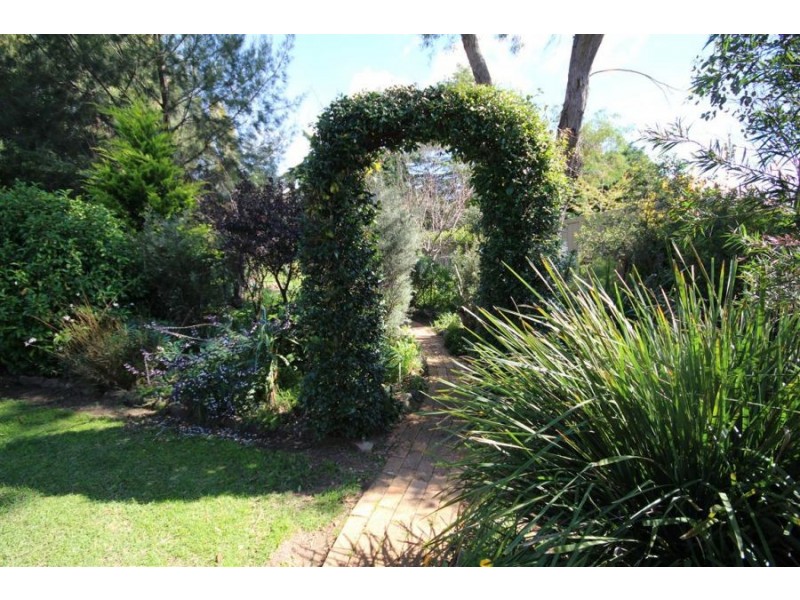 24 George Street, Tenterfield NSW 2372