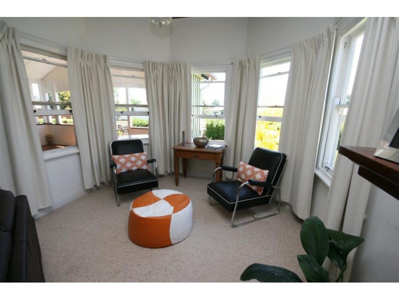 111 Molesworth Street, Tenterfield NSW 2372