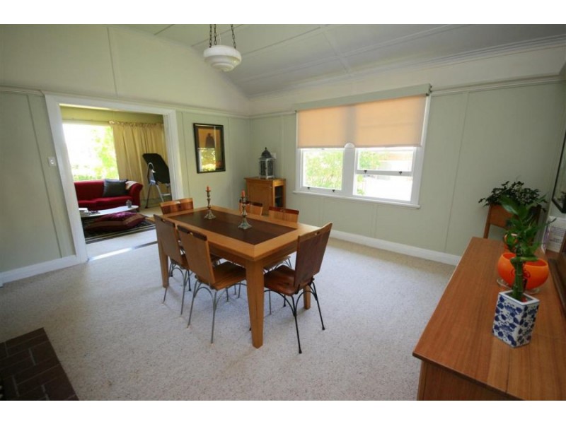 111 Molesworth Street, Tenterfield NSW 2372