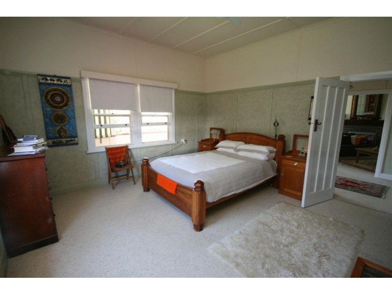 111 Molesworth Street, Tenterfield NSW 2372