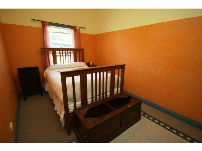 111 Molesworth Street, Tenterfield NSW 2372