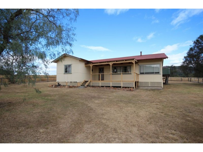 24 Mole River Road, Tenterfield NSW 2372