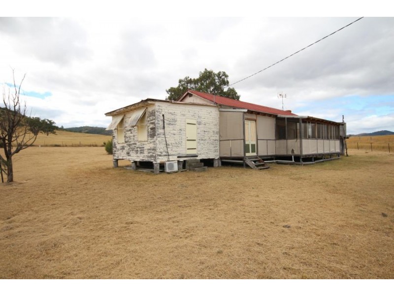24 Mole River Road, Tenterfield NSW 2372