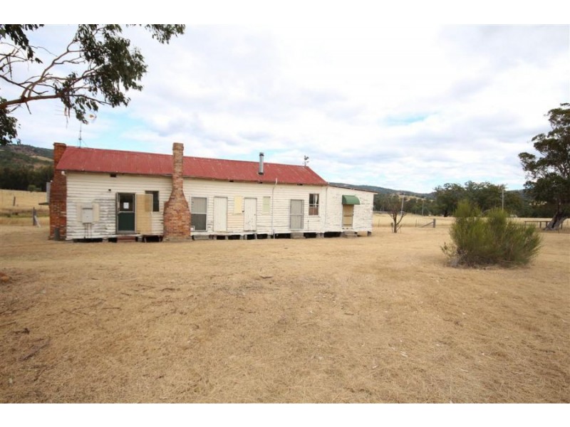 24 Mole River Road, Tenterfield NSW 2372