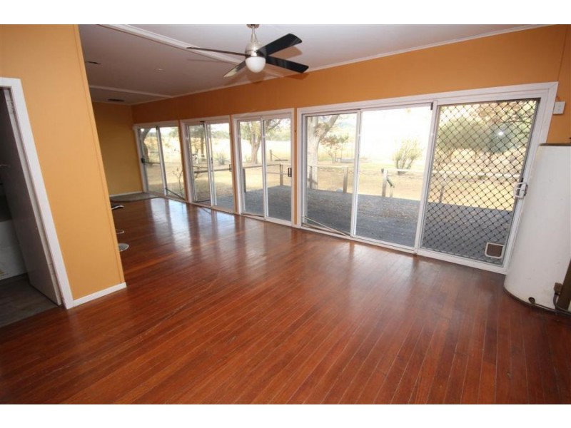 24 Mole River Road, Tenterfield NSW 2372