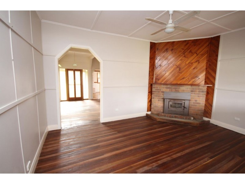 108-110 Miles Street, Tenterfield NSW 2372