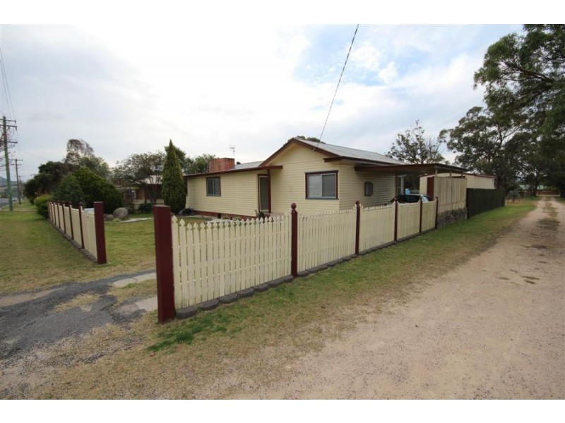 140 Miles Street, Tenterfield NSW 2372