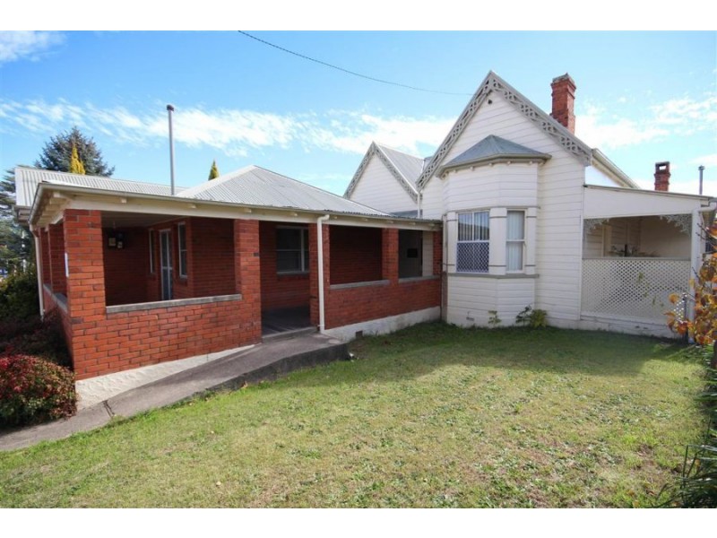 100 Molesworth Street, Tenterfield NSW 2372