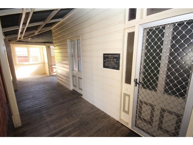 100 Molesworth Street, Tenterfield NSW 2372