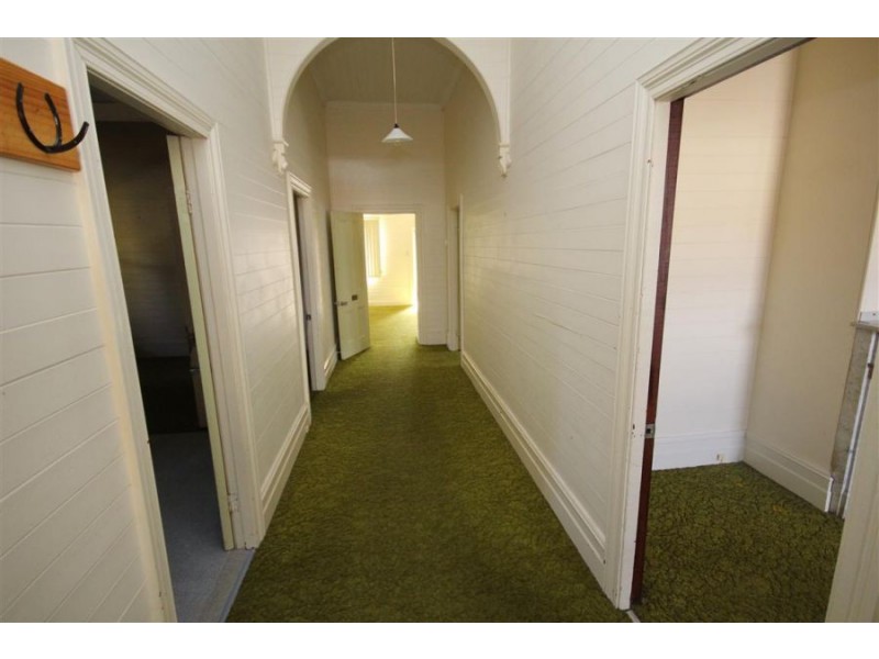 100 Molesworth Street, Tenterfield NSW 2372