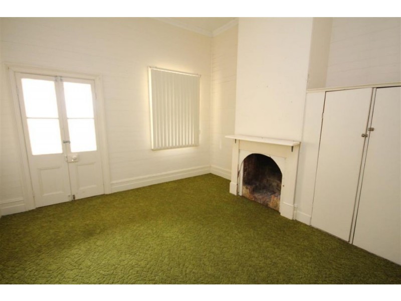 100 Molesworth Street, Tenterfield NSW 2372