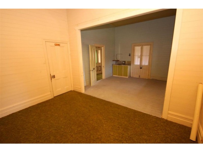 100 Molesworth Street, Tenterfield NSW 2372