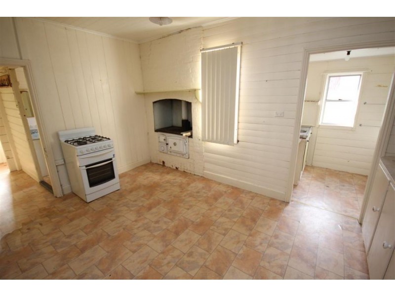 100 Molesworth Street, Tenterfield NSW 2372