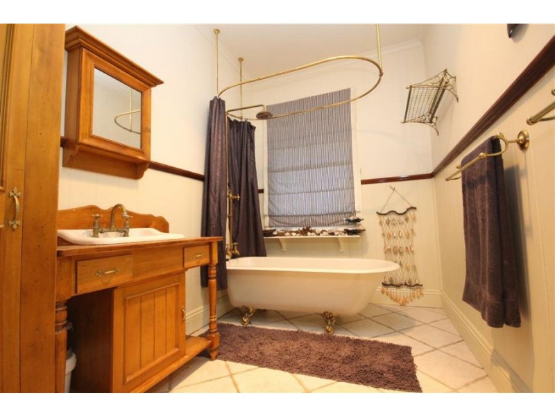 147 Bulwer Street, Tenterfield NSW 2372