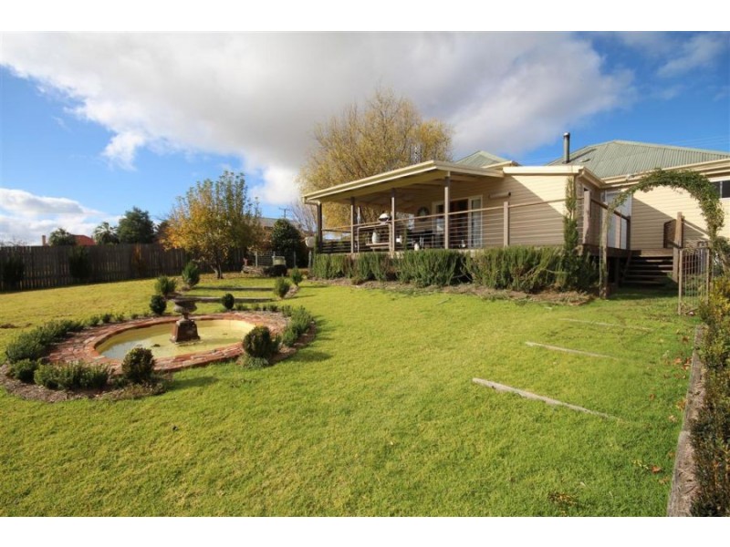 147 Bulwer Street, Tenterfield NSW 2372