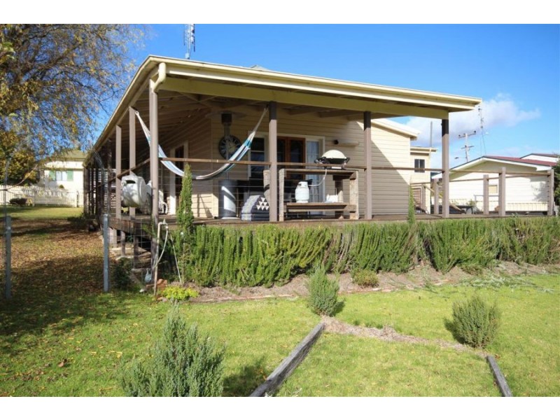 147 Bulwer Street, Tenterfield NSW 2372