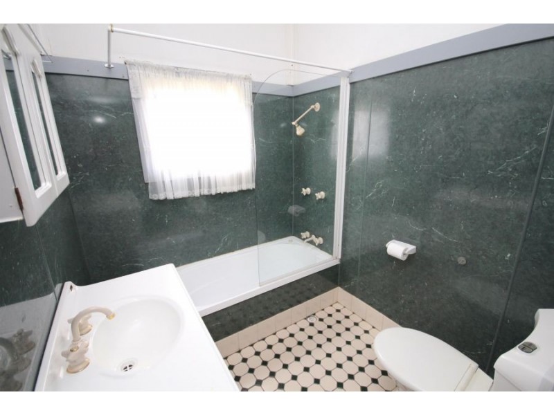 44 Margaret Street, Tenterfield NSW 2372