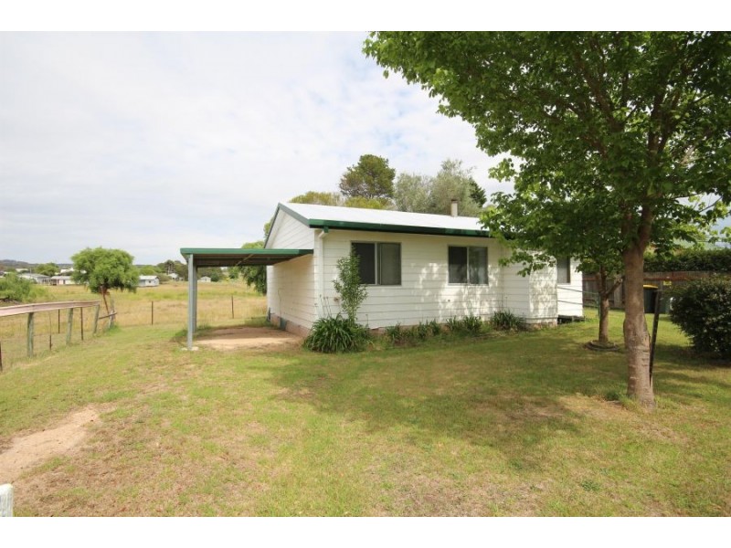 106 Scott Street, Tenterfield NSW 2372