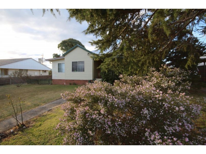 102 Martin Street, Tenterfield NSW 2372