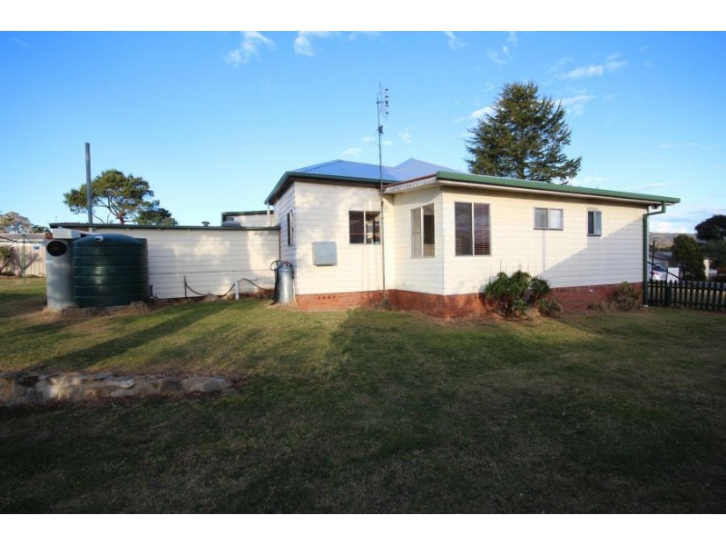 102 Martin Street, Tenterfield NSW 2372