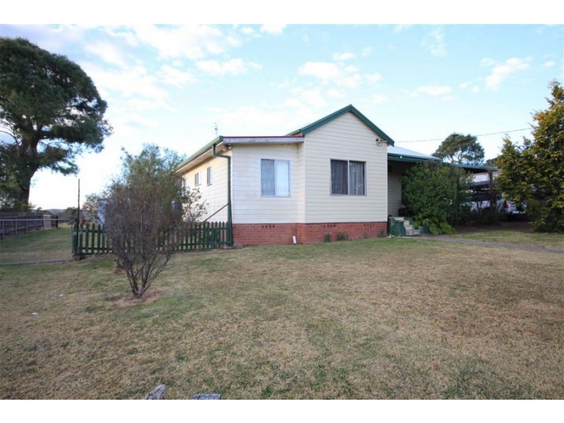 102 Martin Street, Tenterfield NSW 2372