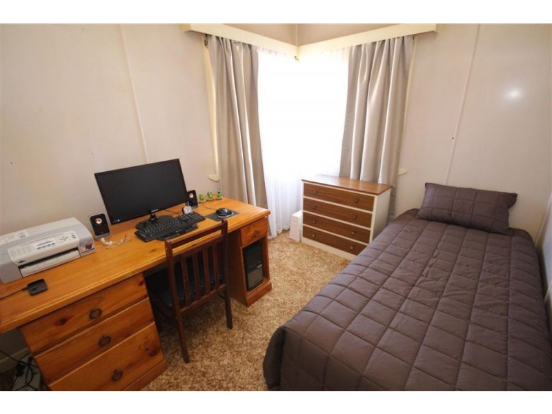 14 Railway Street, Tenterfield NSW 2372