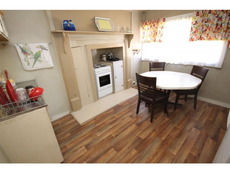 14 Railway Street, Tenterfield NSW 2372