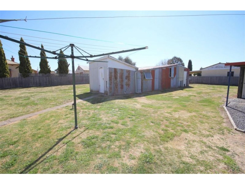 14 Railway Street, Tenterfield NSW 2372