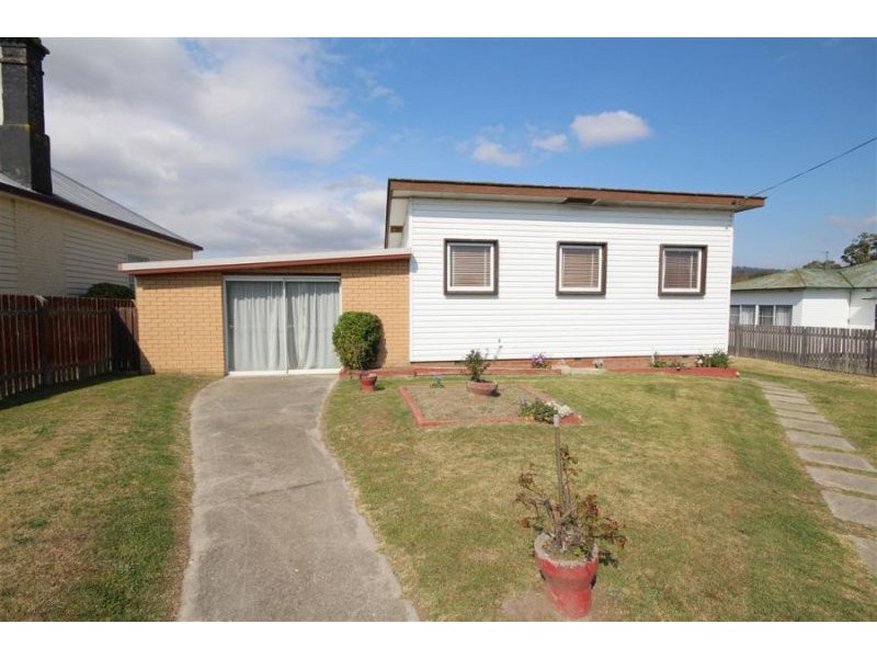 111 Rouse Street, Tenterfield NSW 2372